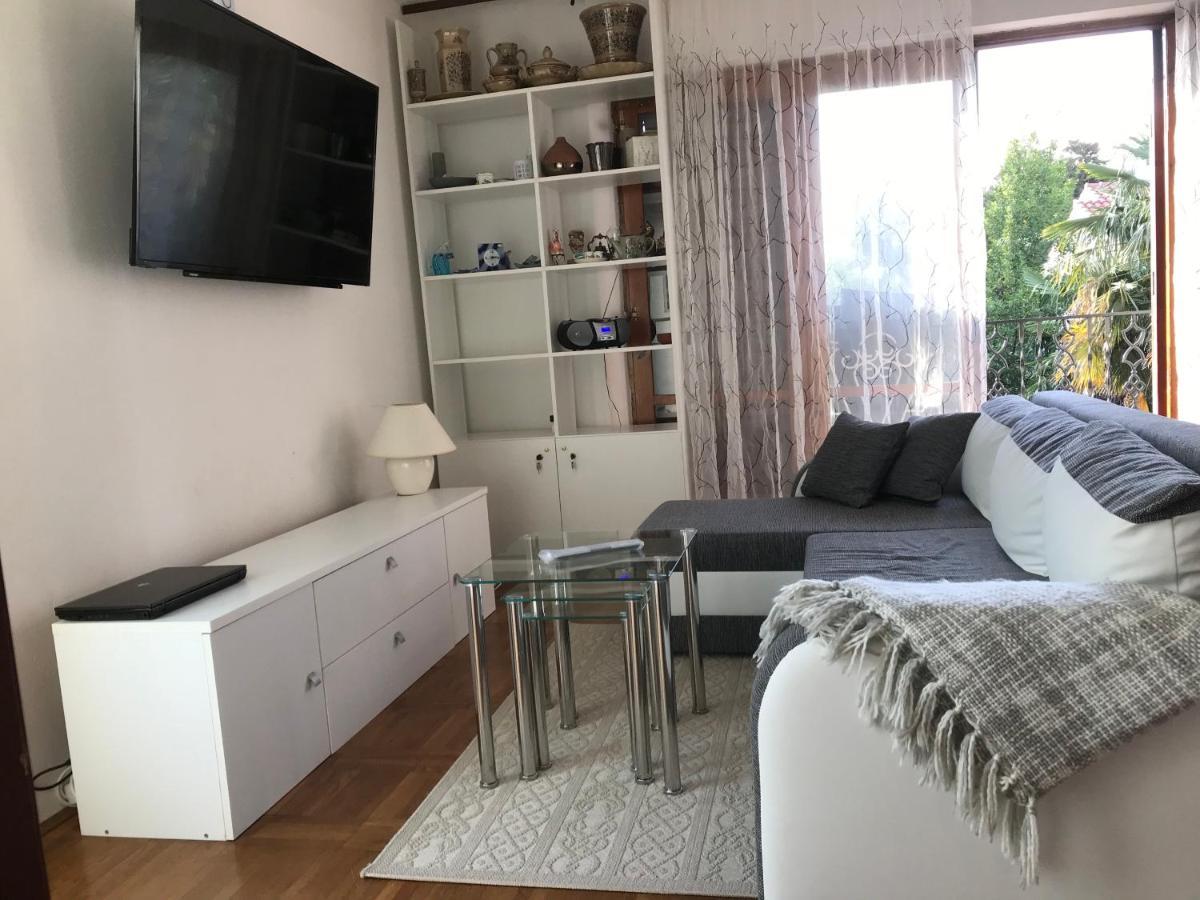 Apartment Aquamarin, Blizu Mora S Pogledom Na More, Za Do 6 Osoba Malinska Buitenkant foto