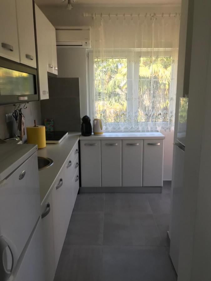 Apartment Aquamarin, Blizu Mora S Pogledom Na More, Za Do 6 Osoba Malinska Buitenkant foto
