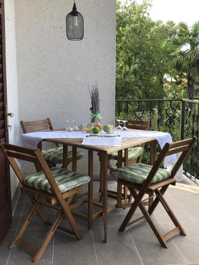 Apartment Aquamarin, Blizu Mora S Pogledom Na More, Za Do 6 Osoba Malinska Buitenkant foto