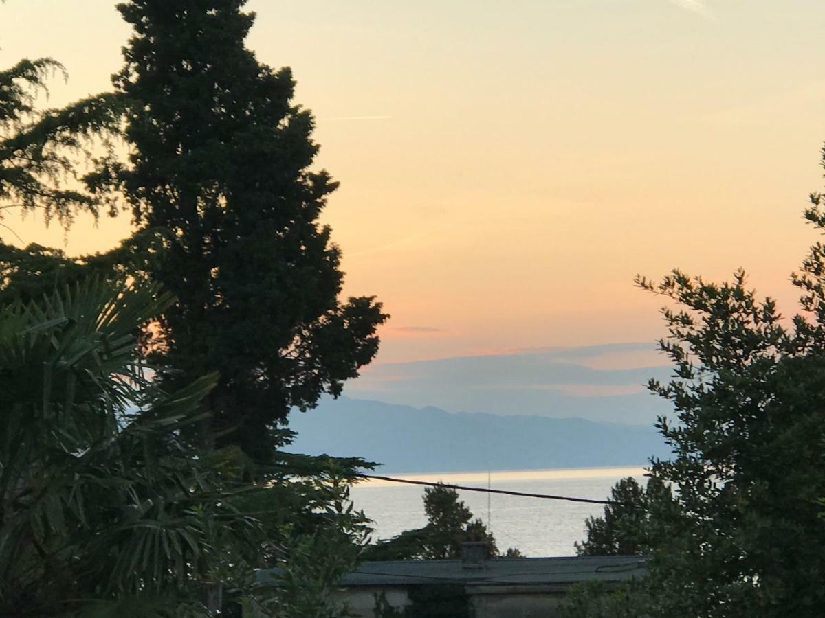 Apartment Aquamarin, Blizu Mora S Pogledom Na More, Za Do 6 Osoba Malinska Buitenkant foto