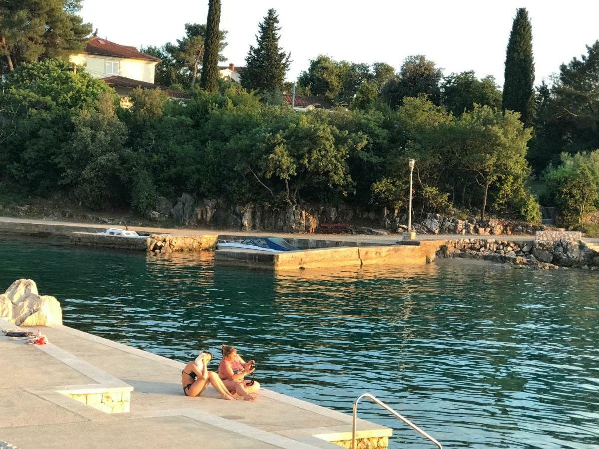 Apartment Aquamarin, Blizu Mora S Pogledom Na More, Za Do 6 Osoba Malinska Buitenkant foto