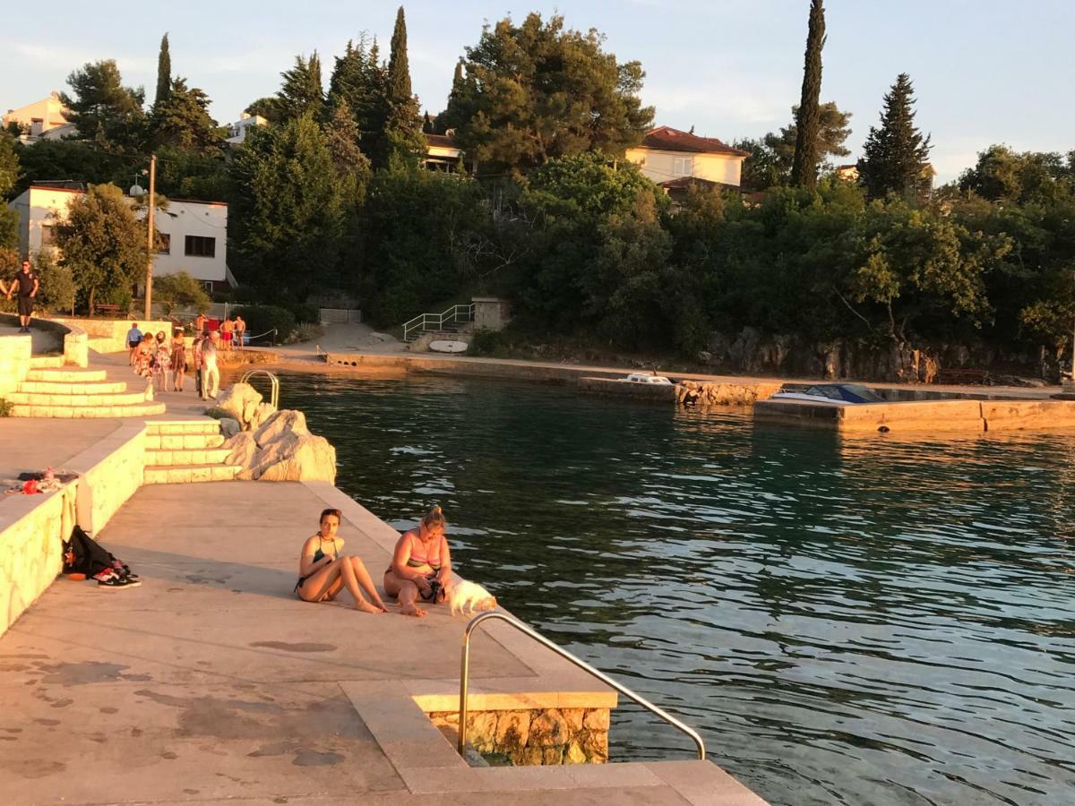 Apartment Aquamarin, Blizu Mora S Pogledom Na More, Za Do 6 Osoba Malinska Buitenkant foto
