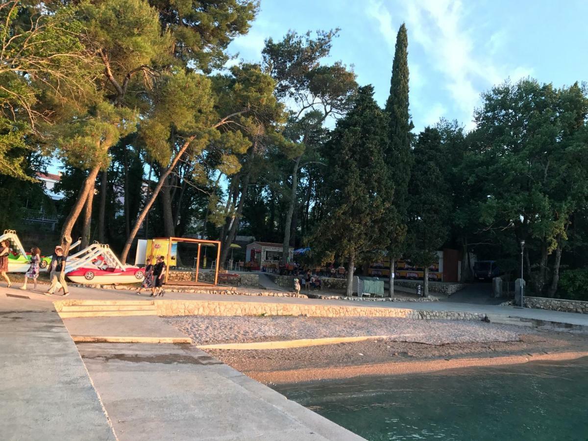 Apartment Aquamarin, Blizu Mora S Pogledom Na More, Za Do 6 Osoba Malinska Buitenkant foto