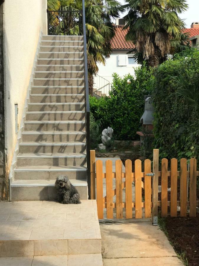 Apartment Aquamarin, Blizu Mora S Pogledom Na More, Za Do 6 Osoba Malinska Buitenkant foto